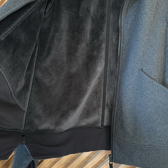 Ivivva Jacket - Picture 5 of 9